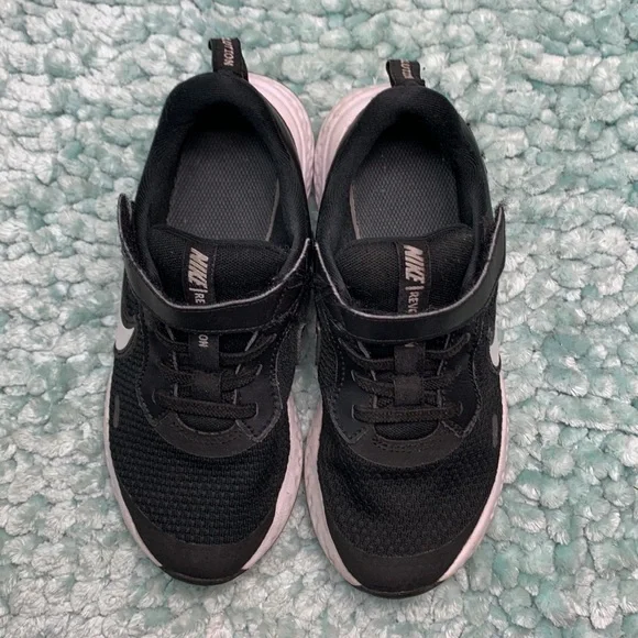 Nike Revolution Black & White Athletic Training Running Sneakers Girls Boys Run - Picture 12 of 16